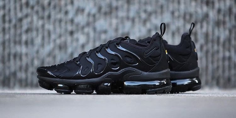 nike tns vapormax black