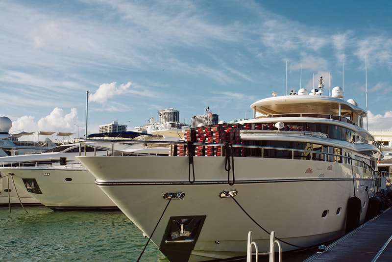 Social Status Air Jordan 1 Rust Pink Igloo Yacht Pop-up Release Art Basel Miami