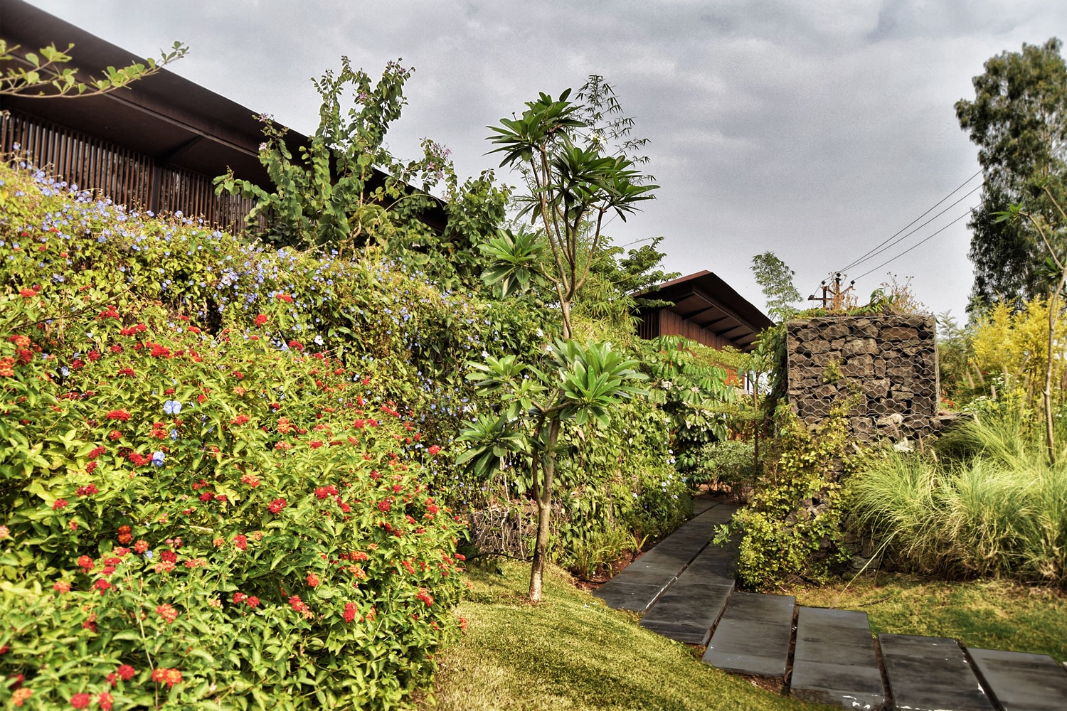 India Countryside Home Residence Spasm Design Studio Lanavala