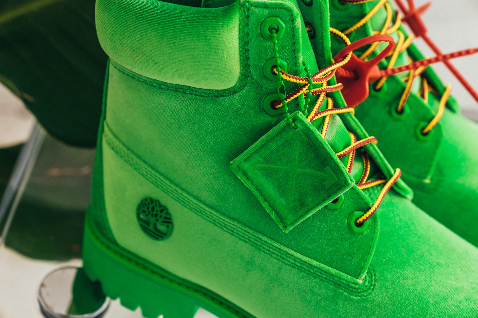 Close Look At The Off-White™ x Timberland Boots Collaboration drop release date 8 march 2018 Neon Green Orange 6 inch hang tag zip tie