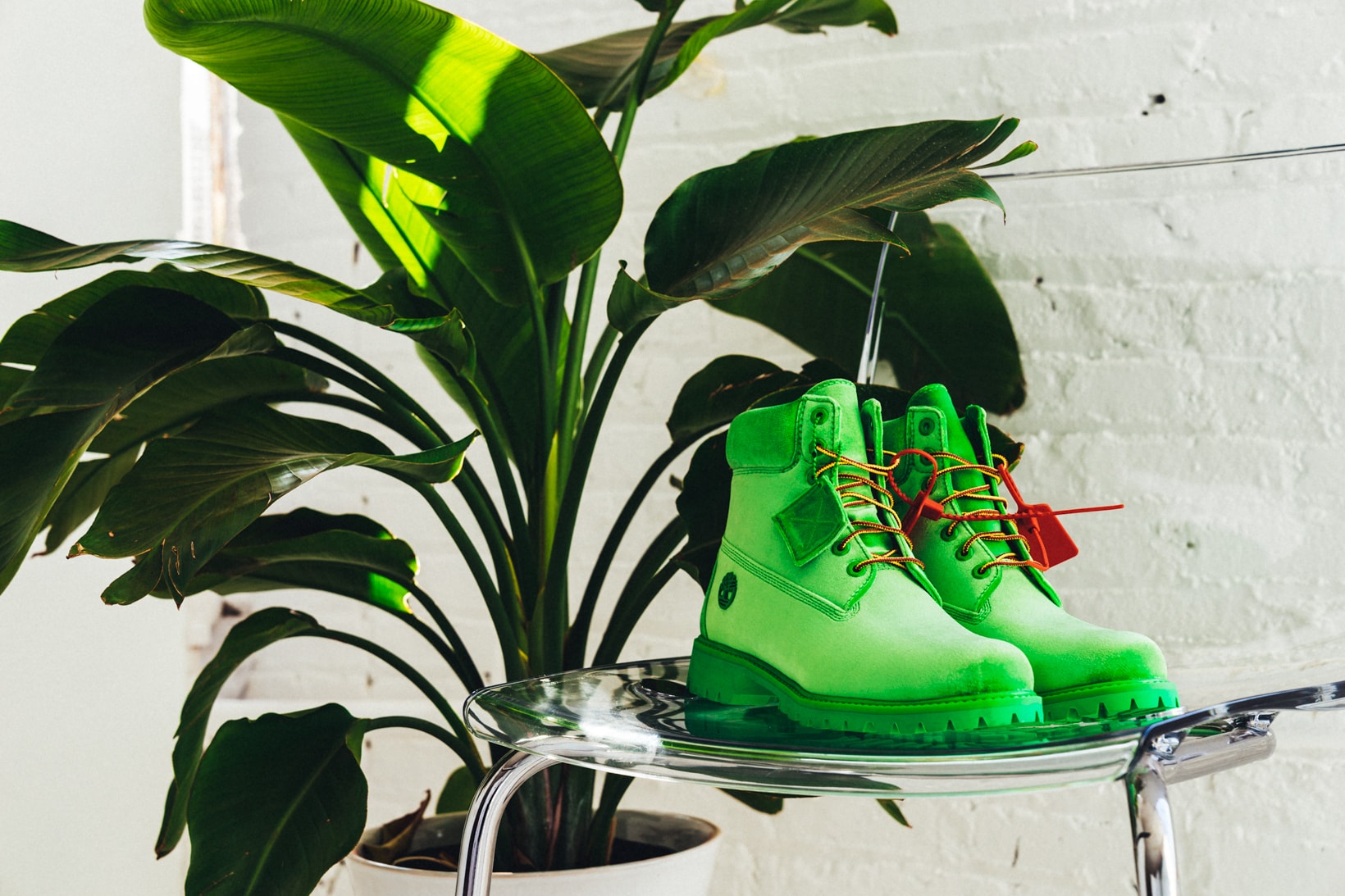 Close Look At The Off-White™ x Timberland Boots Collaboration drop release date 8 march 2018 Neon Green Orange 6 inch hang tag zip tie