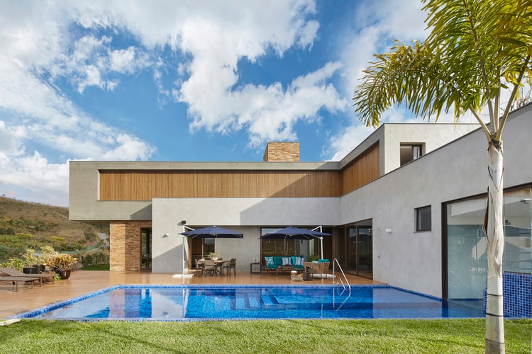 This Valley Home in Brazil Offers Awe-Inducing Views of the Countryside