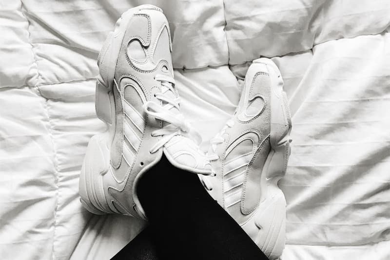 Conciliador entrada Mitones adidas Originals Yung 1 White/Grey On-Feet Look | Hypebeast