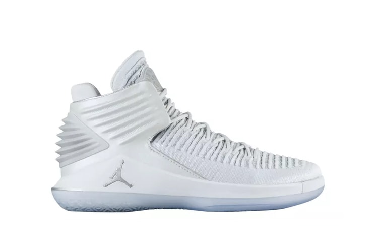 A Look at the Clean Air Jordan 32 In "Pure Platinum"