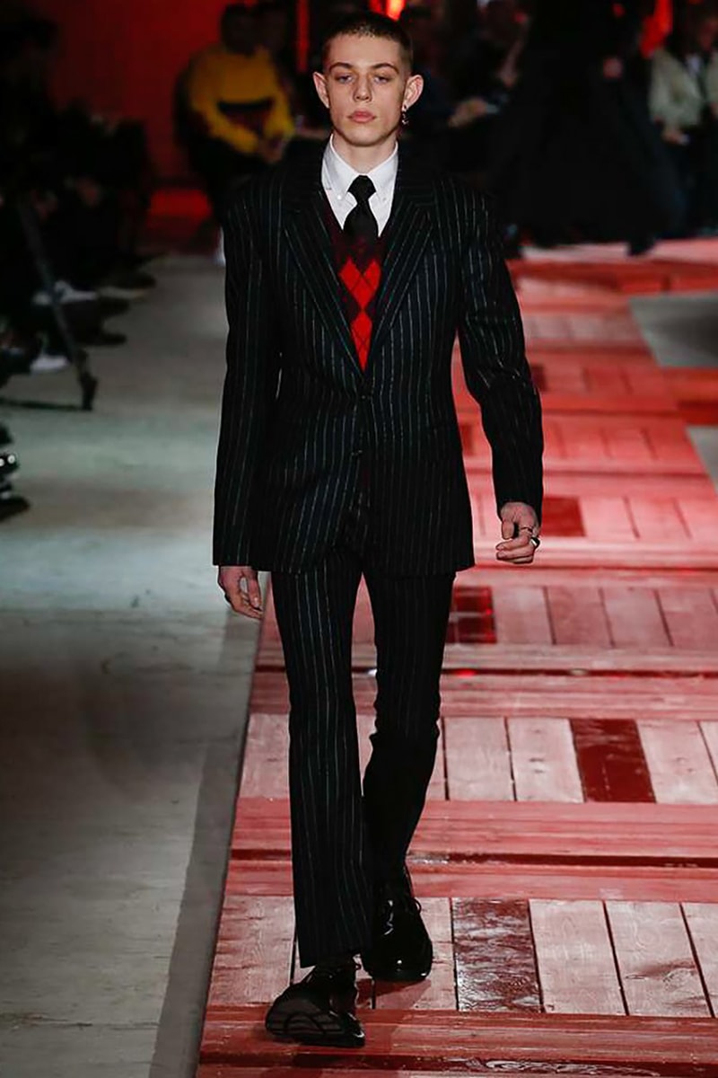 Alexander McQueen 2018 Fall Winter Collection paris fashion week mens 2018 fall winter pfw pfwm
