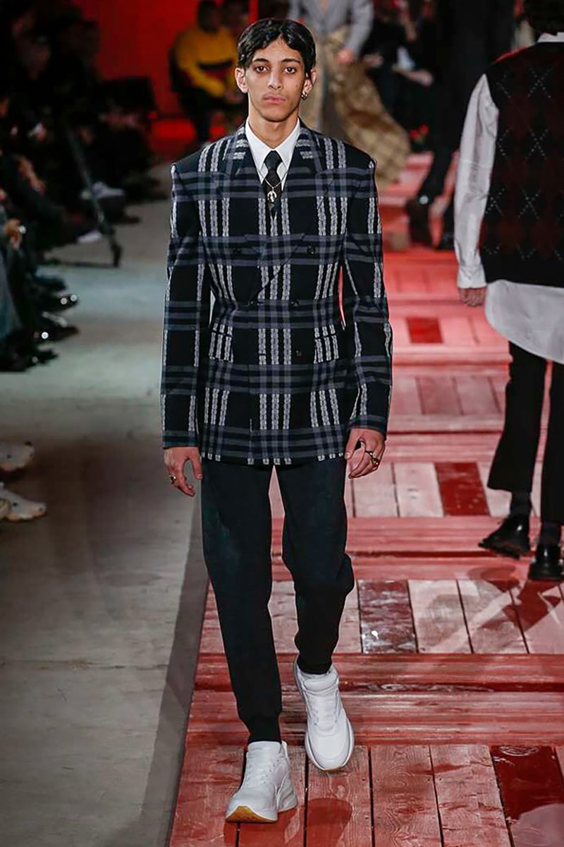 Alexander McQueen 2018 Fall Winter Collection paris fashion week mens 2018 fall winter pfw pfwm