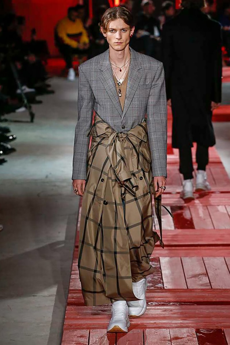 Alexander McQueen 2018 Fall Winter Collection paris fashion week mens 2018 fall winter pfw pfwm