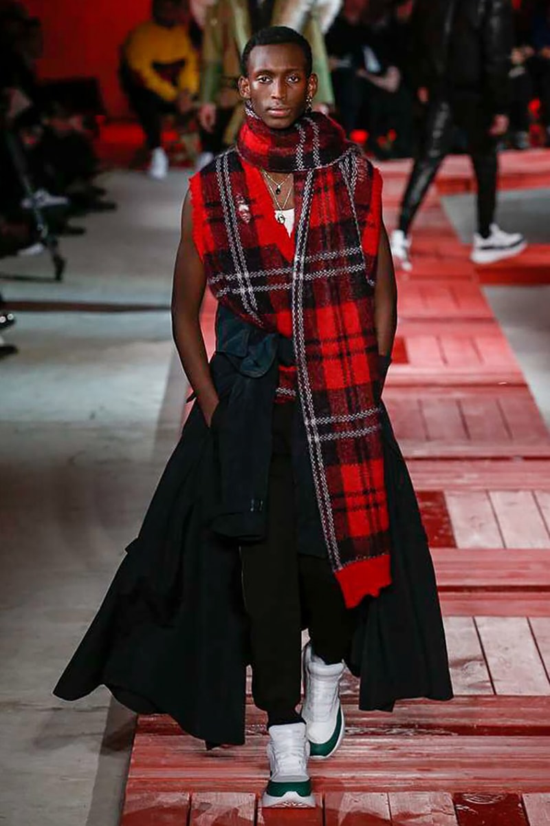 Alexander McQueen 2018 Fall Winter Collection paris fashion week mens 2018 fall winter pfw pfwm