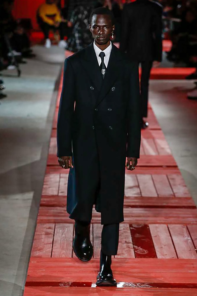Alexander McQueen 2018 Fall Winter Collection paris fashion week mens 2018 fall winter pfw pfwm