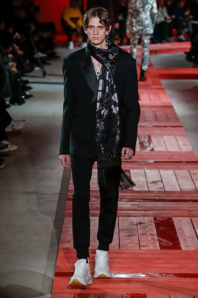 Alexander McQueen 2018 Fall Winter Collection paris fashion week mens 2018 fall winter pfw pfwm
