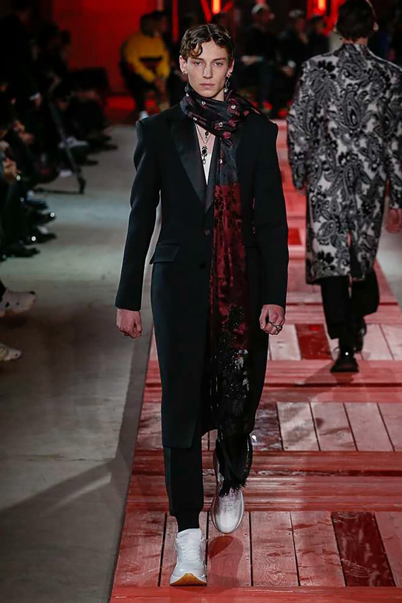 Alexander McQueen 2018 Fall Winter Collection paris fashion week mens 2018 fall winter pfw pfwm