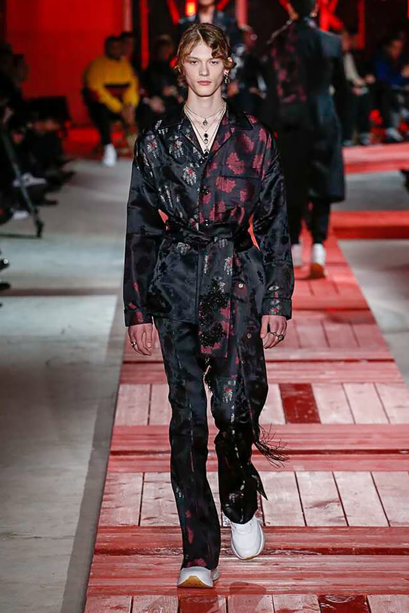 Alexander McQueen 2018 Fall Winter Collection paris fashion week mens 2018 fall winter pfw pfwm