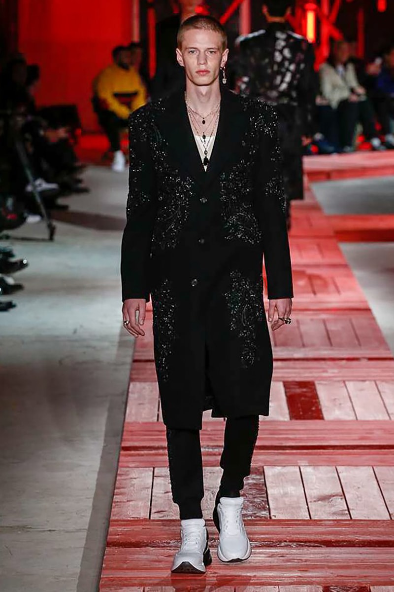 Alexander McQueen 2018 Fall Winter Collection paris fashion week mens 2018 fall winter pfw pfwm