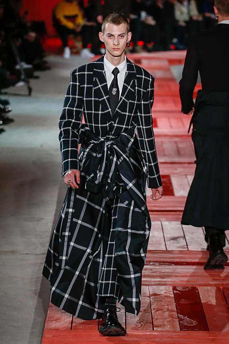 Alexander McQueen 2018 Fall Winter Collection paris fashion week mens 2018 fall winter pfw pfwm