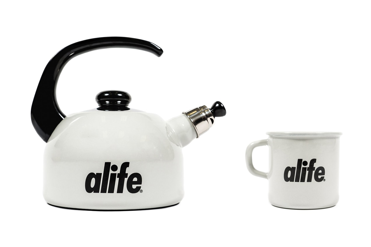 Alife & Riess Present Enamel Home Goods Kettle Mug Gift Winter Hot Chocolate Kitchenware Wedding Registry Kitchen Essentials