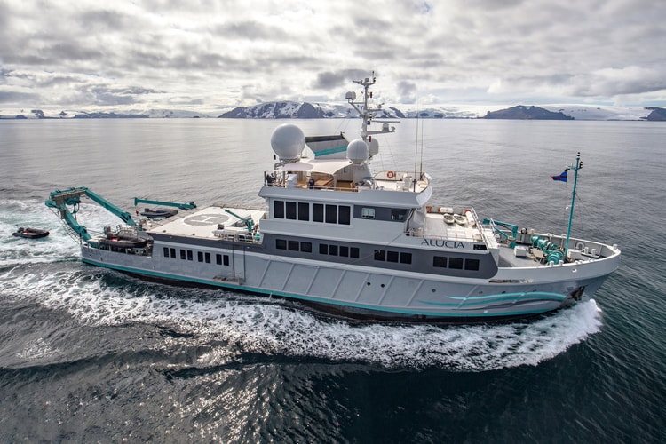 Airbnb Offering Free Two-Night Stay Aboard Research Vessel, Submarine Included