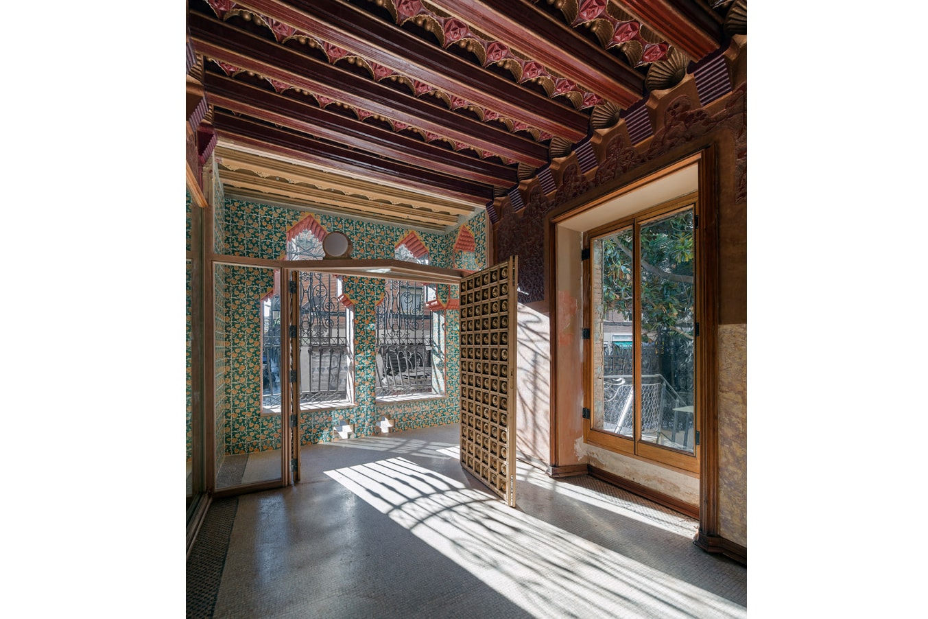 Antoni Gaudí Casa Vicens barcelona architecture museum interior exterior design