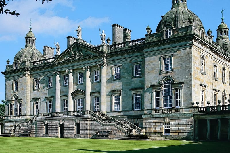 Damien Hirst Takes Over 18th Century Mansion for New Dot Painting Exhibit