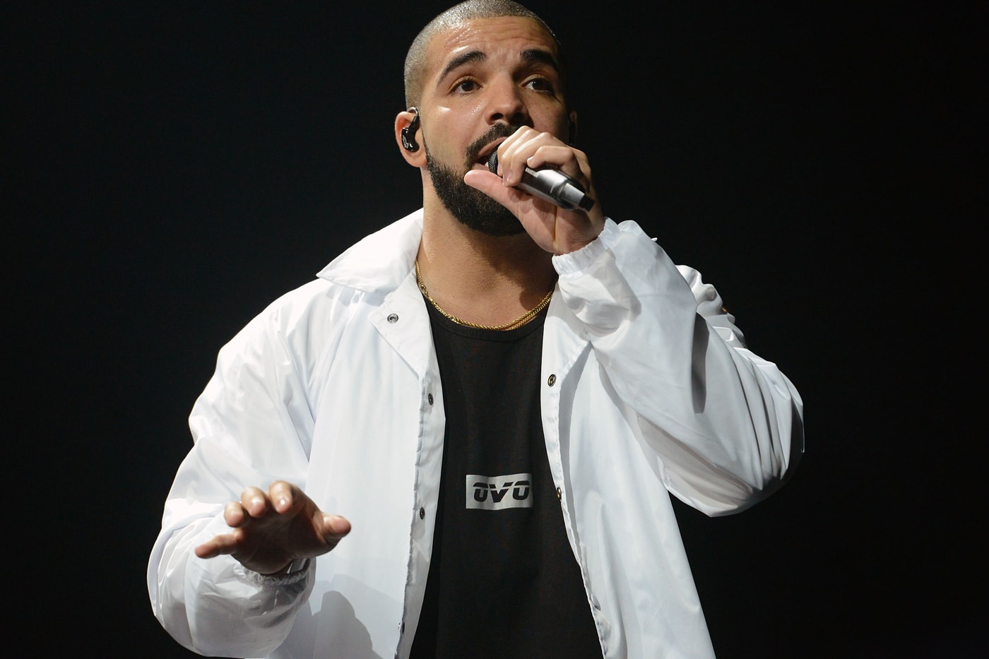 Drake and Jennifer Lopez Spend New Year's Eve Together at His Las Vegas Show Musicians Artists Drizzy J-Lo