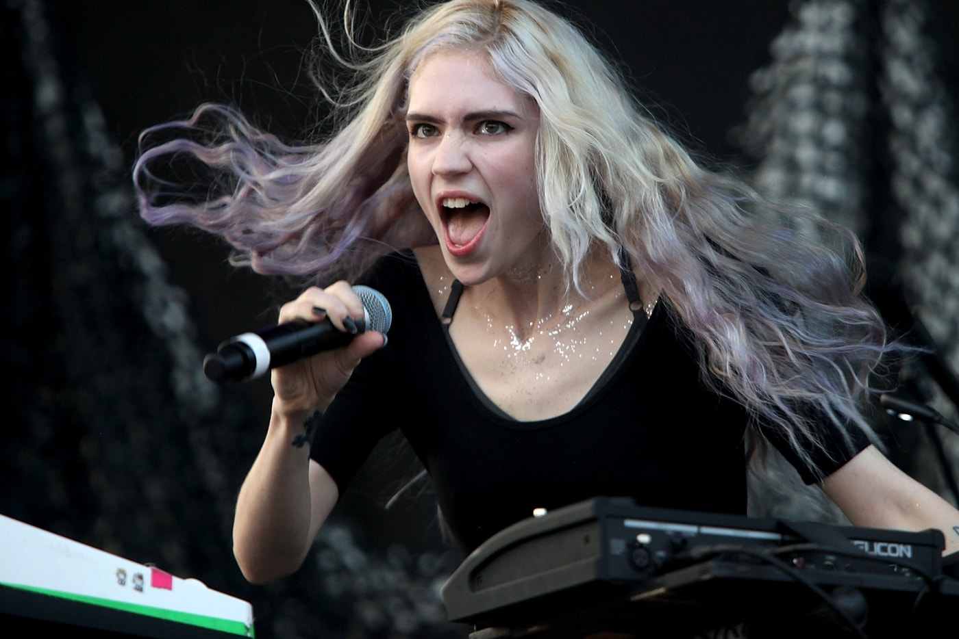 grimes-florence-and-the-machine-announce-new-tour