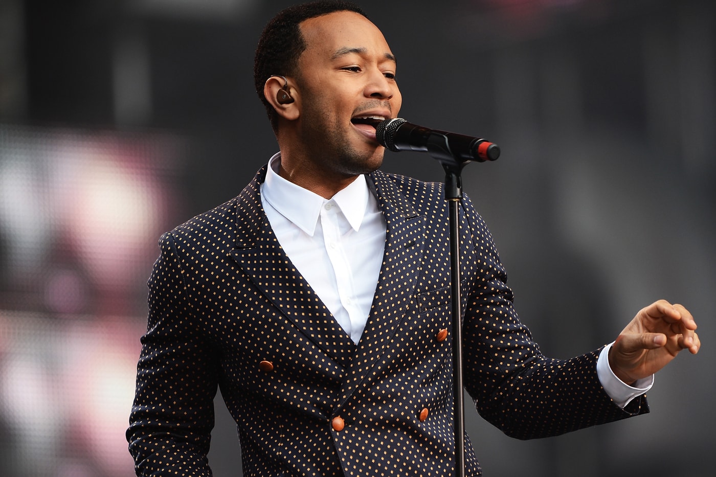 John Legend and Ariana Grande Will Sing the "Beauty and the Beast" Theme