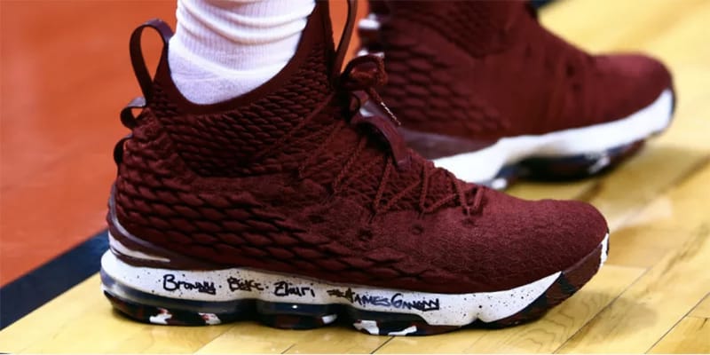 lebron shoes burgundy