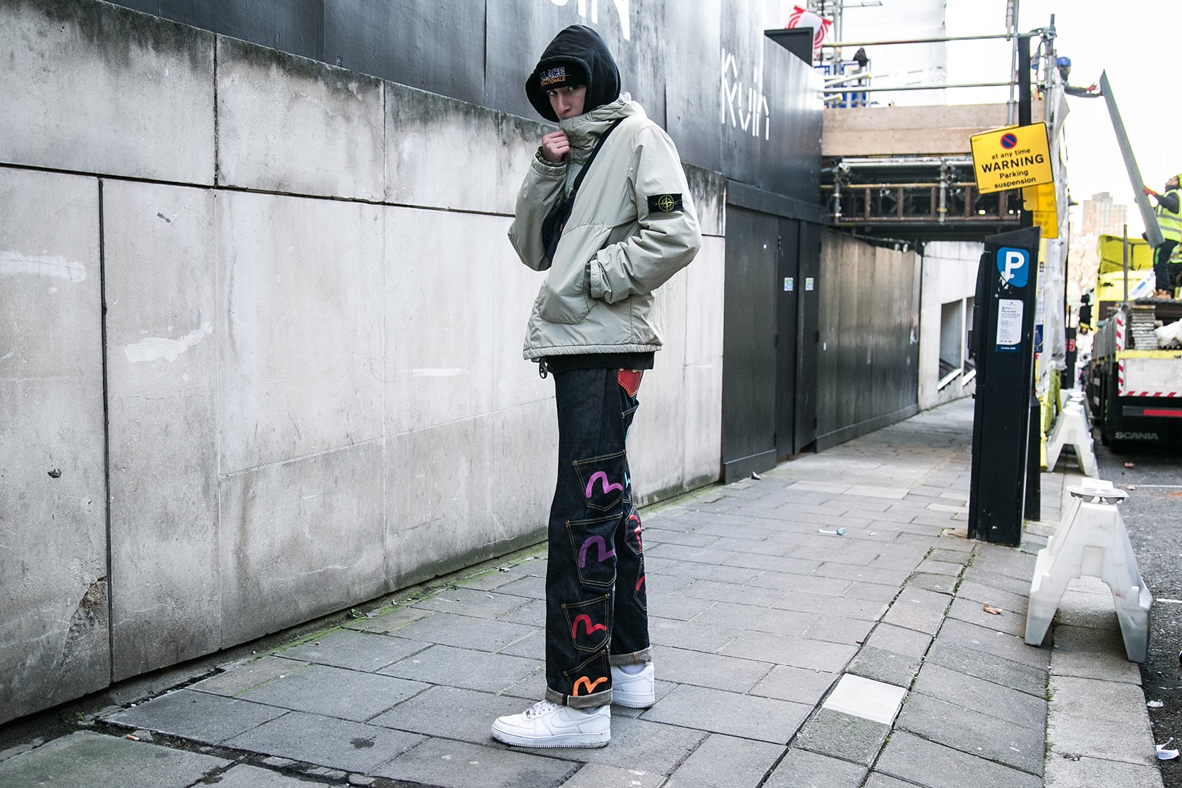 London Fashion Week Men's Fall/Winter 2018 Street Style Streetsnaps Balenciaga Nike Virgil Abloh Off-White Triple-S A-COLD-WALL*