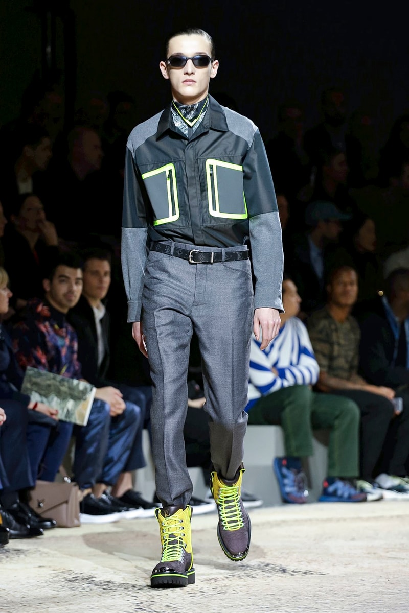Louis Vuitton [LV] Raincoat Jacket high quality, Men's Fashion