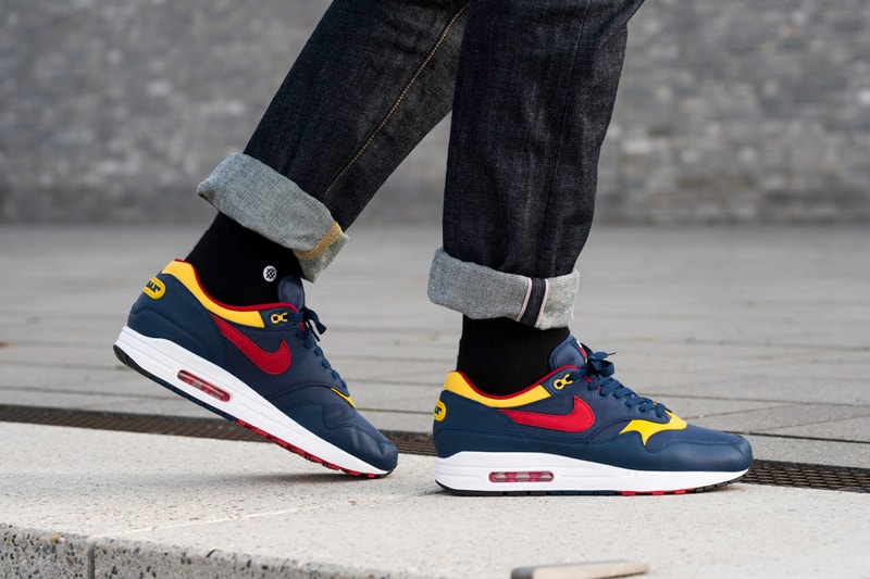 Nike Air Max 1 93 Logo Pack On Foot Feet Snow Beach 2018 January 11 Release Date Info Sneakers Shoes Footwear Overkill Berlin