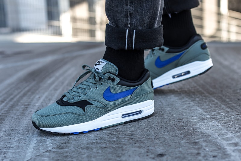 Nike Air Max 1 93 Logo Pack On Foot Feet Snow Beach 2018 January 11 Release Date Info Sneakers Shoes Footwear Overkill Berlin