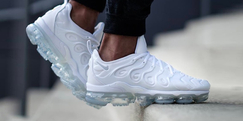 Nike vapormax plus black white on feet Clearance