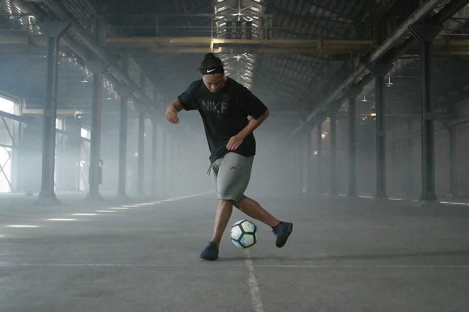 Similar Escabullirse Tendero Ronaldinho x Nike 10R City Collection | Hypebeast