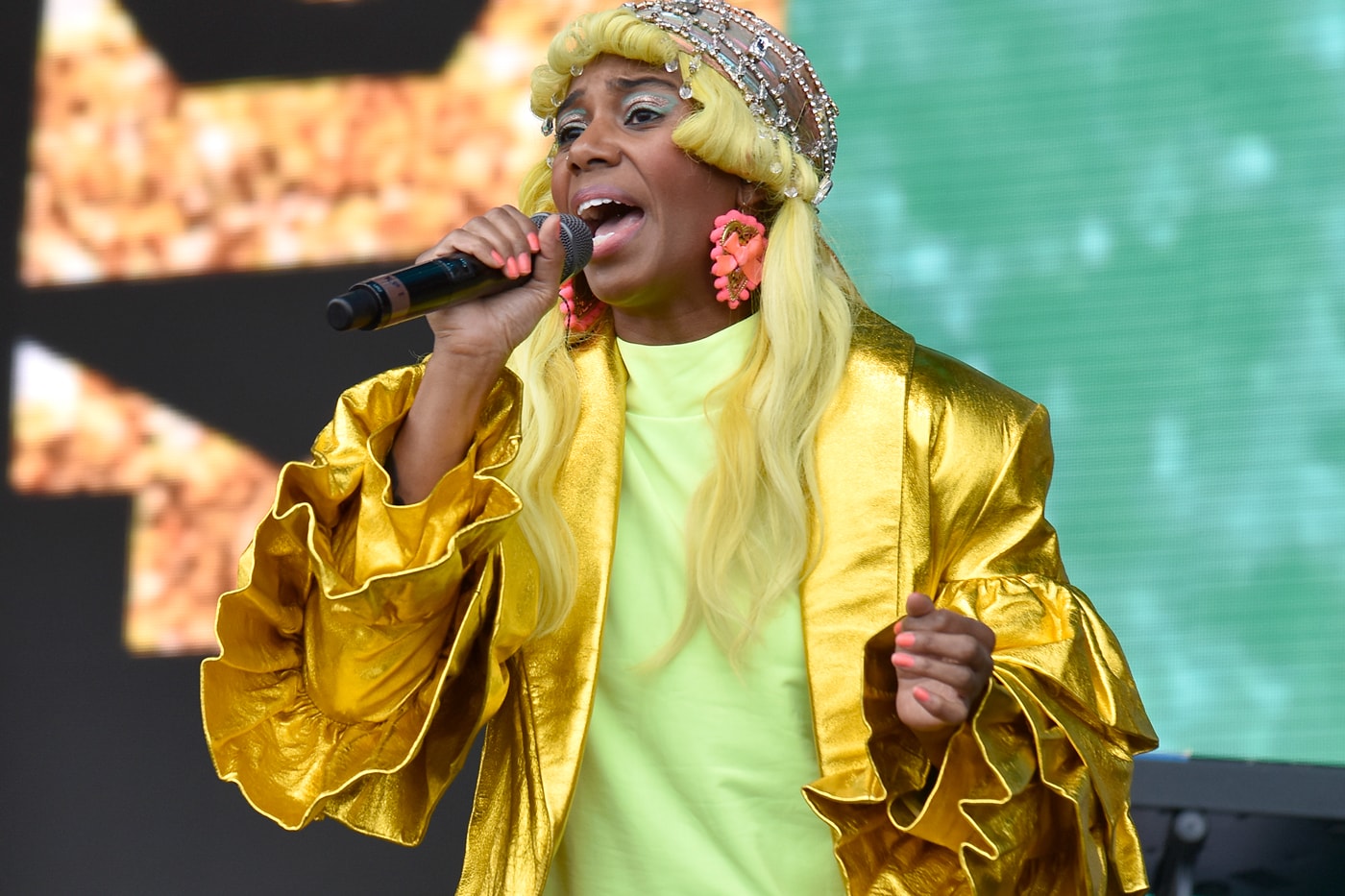 santigold-returns-in-a-big-way-with-chasing-shadows-video
