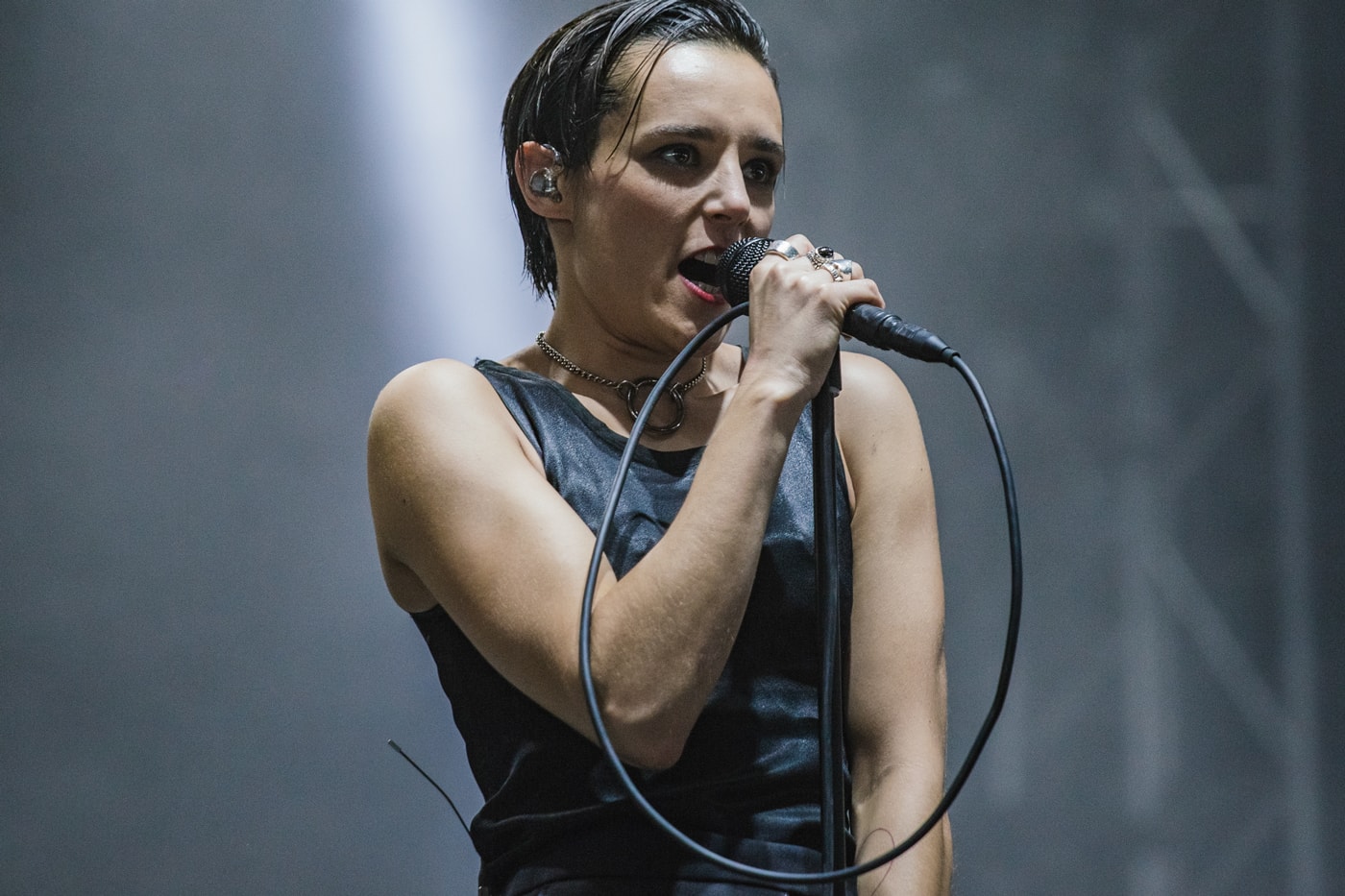 savages-unveil-minimal-video-for-adore