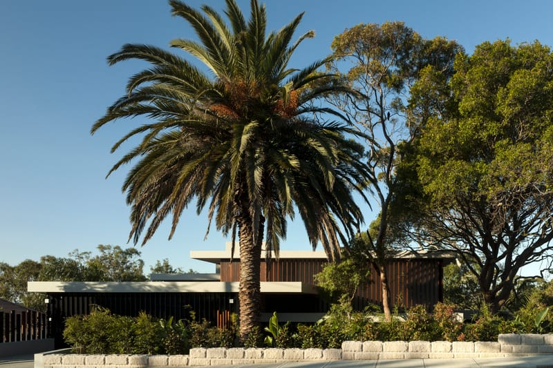 Wentworth House Blends Perfectly Into Picturesque Surroundings