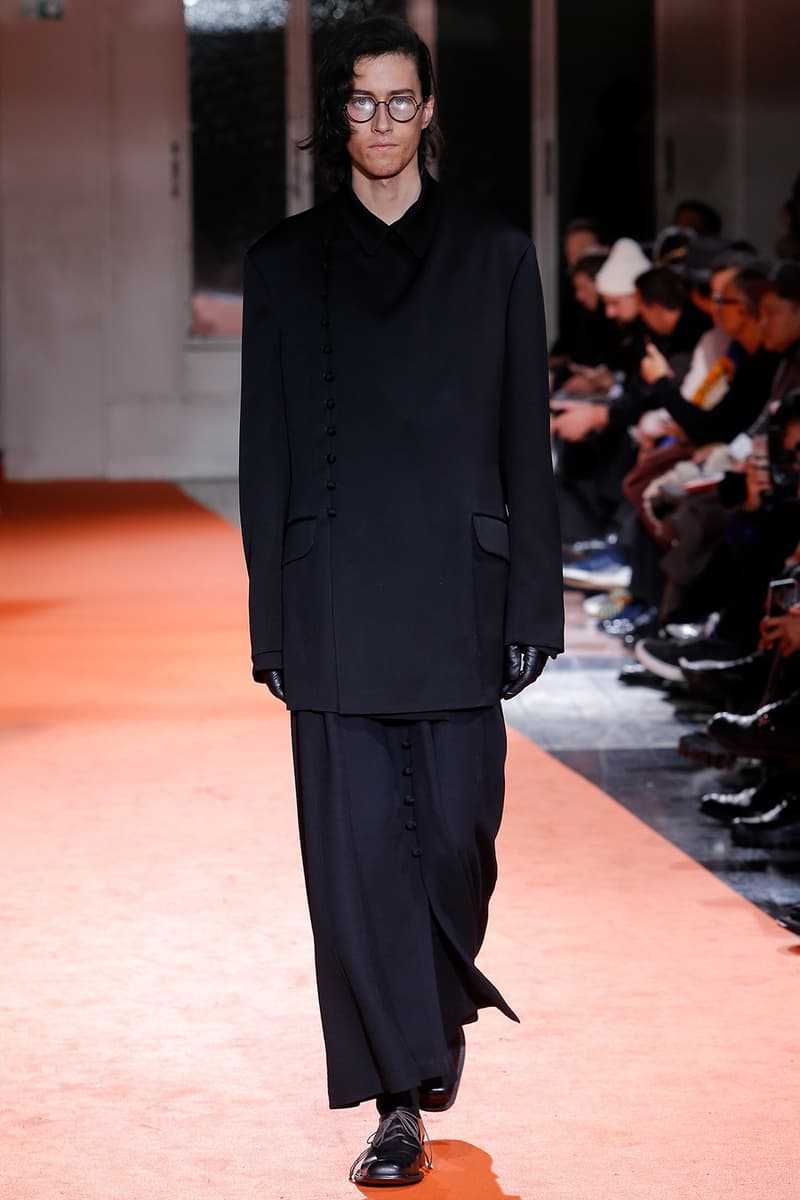 Yohji Yamamoto 2018 Fall Winter Paris Fashion Week Mens