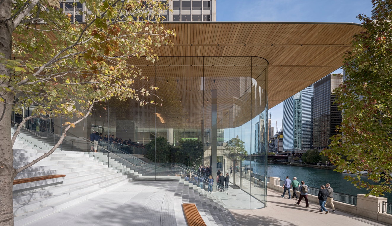 ArchDaily が優れた建築物を讃える Building of the Year Awards 2018 を発表 『Apple Store』の新店舗や〈Nike〉のNY本社に加え、日本人建築家の作品も 建築好きお待ちかね、『ArchDaily』が最も優れた建築物を讃える“Building of the Year Awards 2018”を発表した。今回は10万人以上の『ArchDaily』読者の投票により、巨大な住居から小さな教室まで、全15の建築物がノミネート。その中には香港国際空港やウェンブリー・スタジアムを手がけた「foster + partners」やオルドス博物館などでお馴染みの早野洋介擁する「MAD Architects」、あのZaha Hadid(ザハ・ハディッド)を輩出した名門「OMA」などが順当に名を連ねる。その他では『HYPEBEAST』でもご紹介した『Apple Store』のシカゴ店や、中村拓志主宰のNAP建築設計事務所が広島市の中心部に建てた個人住宅『Optical Glass House』も選出。 以下ではノミネート作品の一部をご紹介しているが、全15の建築物一覧は、こちらからご確認を。 あわせて、巨匠建築家・隈研吾が設計したスコットランド初のデザイン美術館『V&A Dundee』の建築もチェックしてみては?