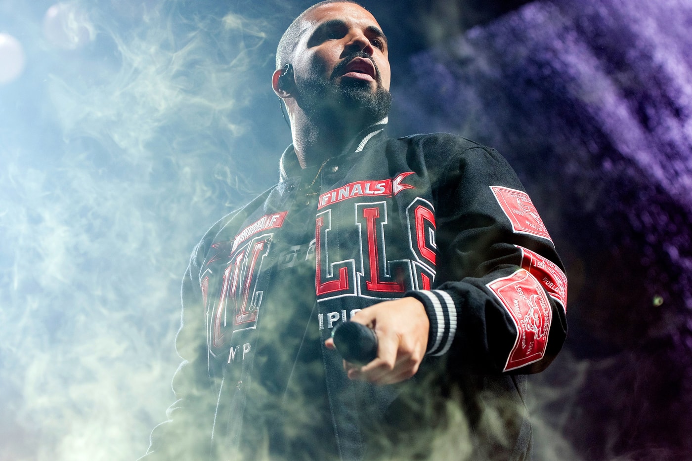 Drake Performs "Hotline Bling" and "My Way" at a Bat Mitzvah