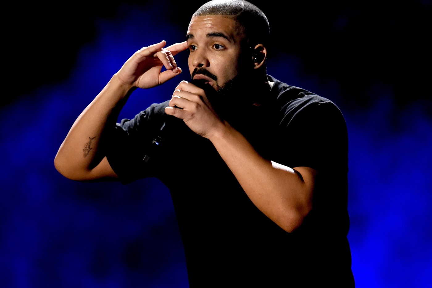 Drake Offered Help to Talk a Man off a Bridge, Police Declined Drizzy Concerts The Boy Meets World Tour
