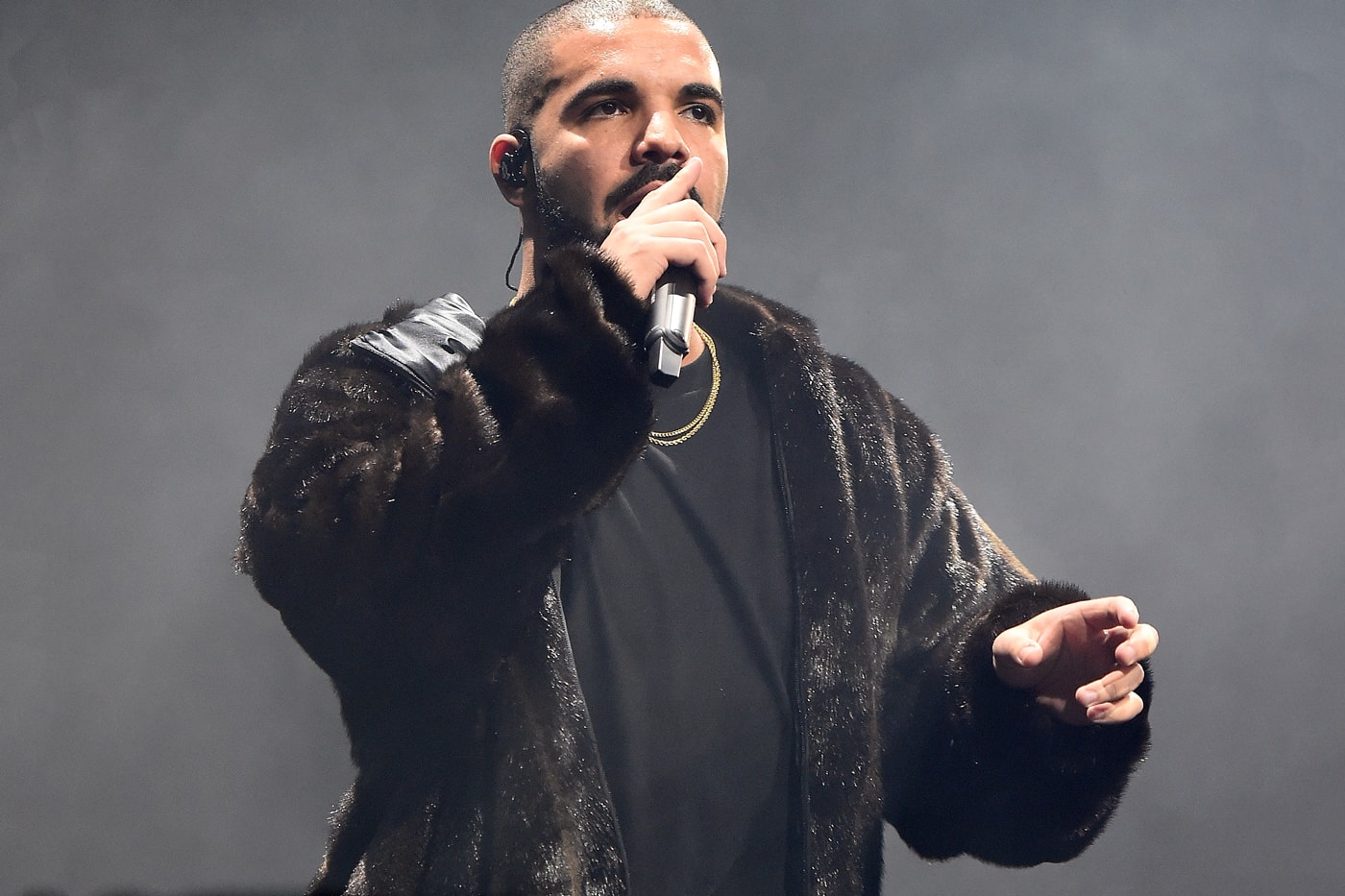 Drake's "Hotline Bling" Gets a Teen Daze Flip