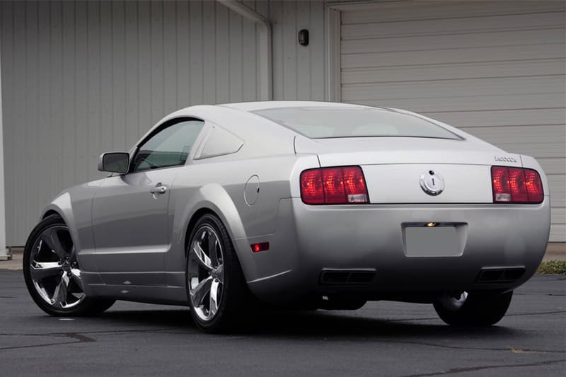 Ford Mustang Iacocca Silver Edition Auction 2009 45th anniversary car black grey