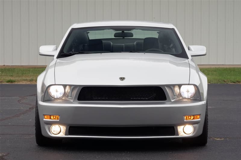 Ford Mustang Iacocca Silver Edition Auction 2009 45th anniversary car black grey