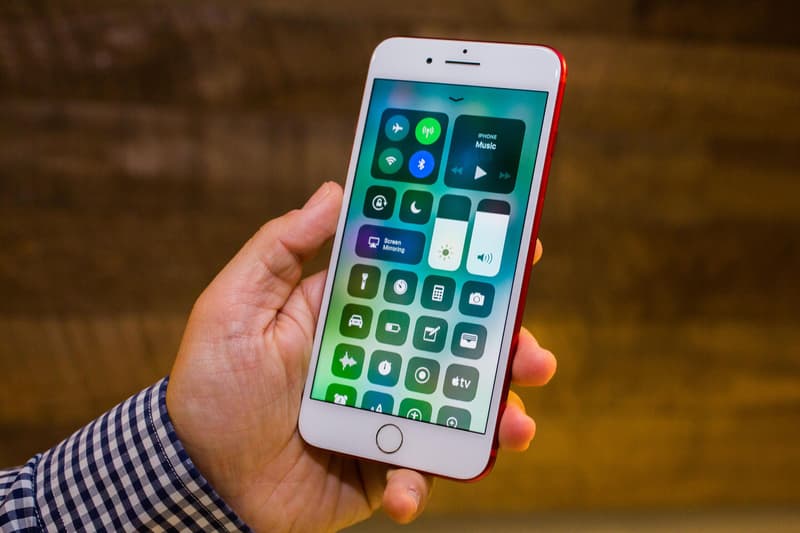 iOS 11 Bug Crashes iPhones Disables iMessage Apps iOS 11.2.5 12