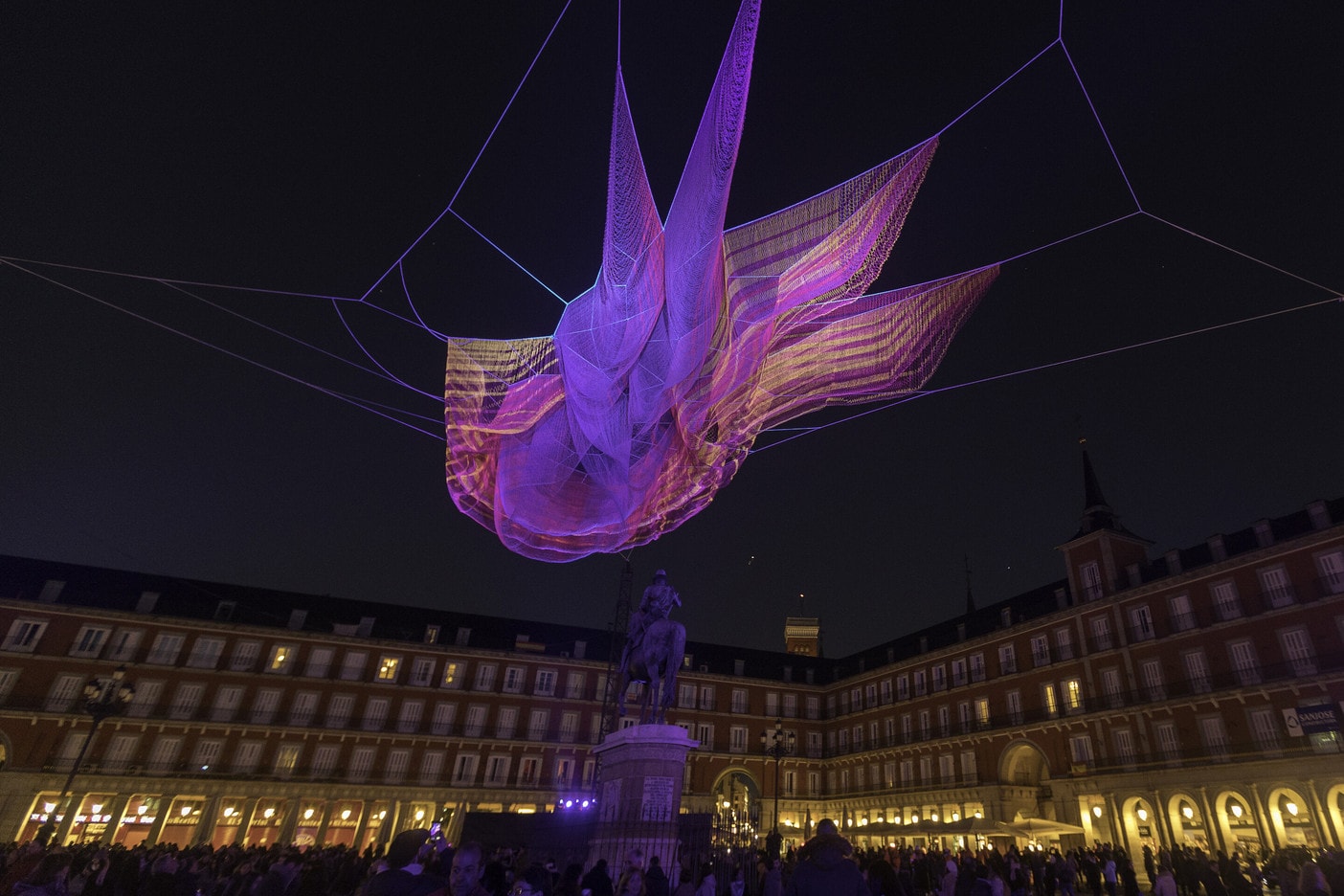 Janet Echelman Time Inspired 178 Madrid Thread Sculpture 2018 february 400 anniversary spain
