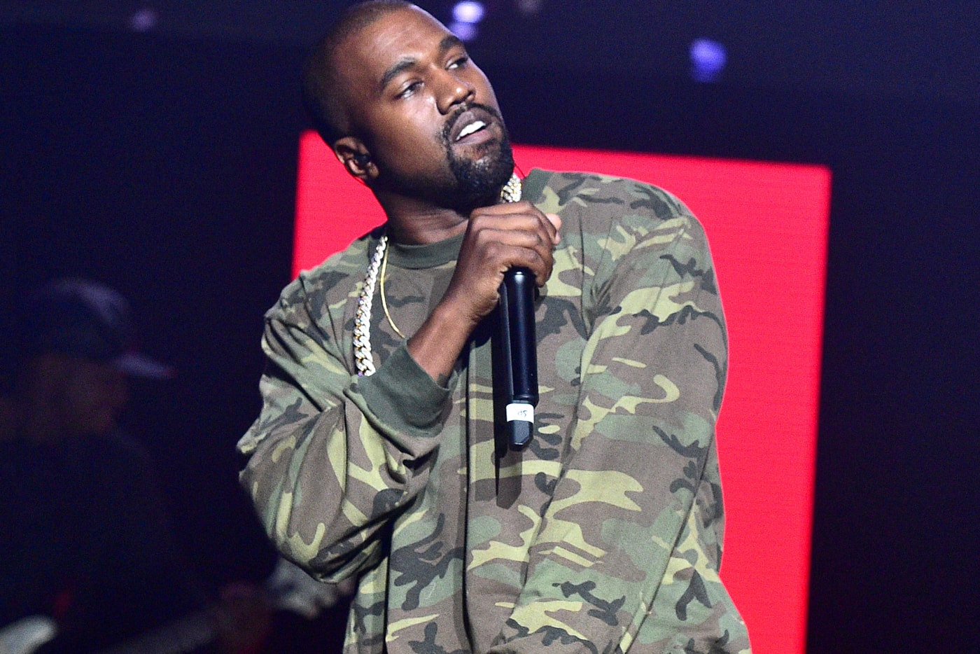 Kanye West Announces Summer Album