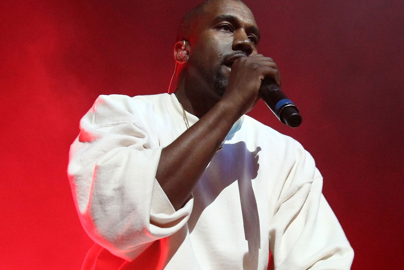 Kanye West Breaks up a Fight
