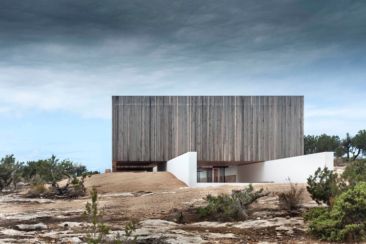 This Grand Home in Spain Is an Idyllic Island Getaway