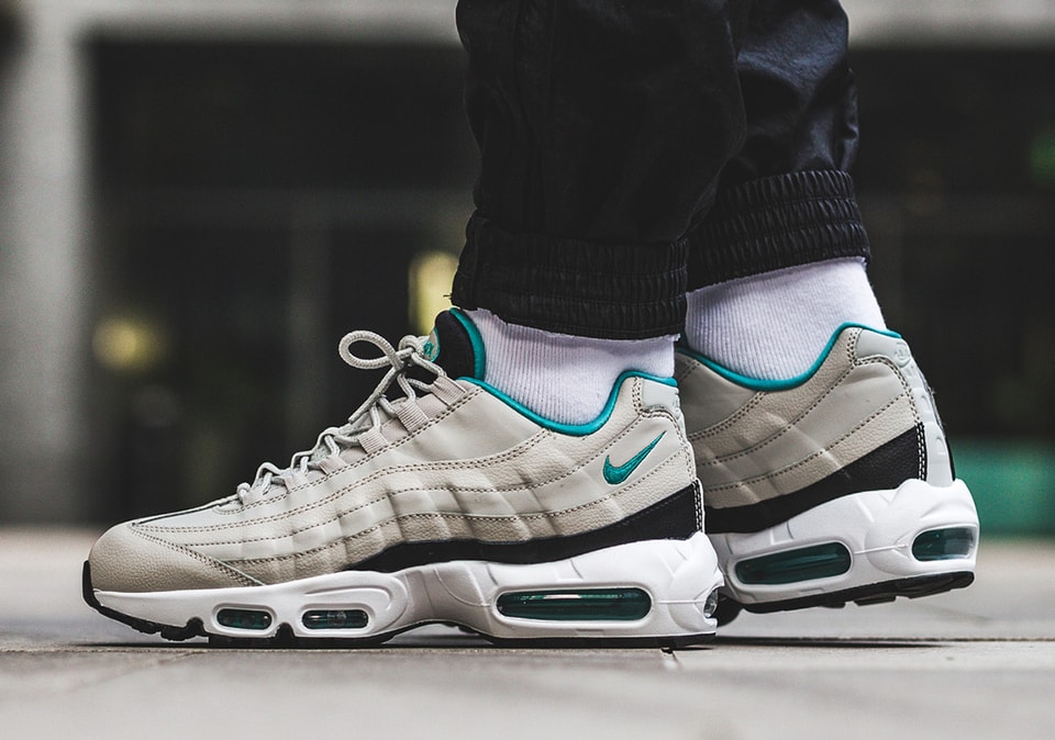 Nike air max 95 essential bone turquoise black Clearance