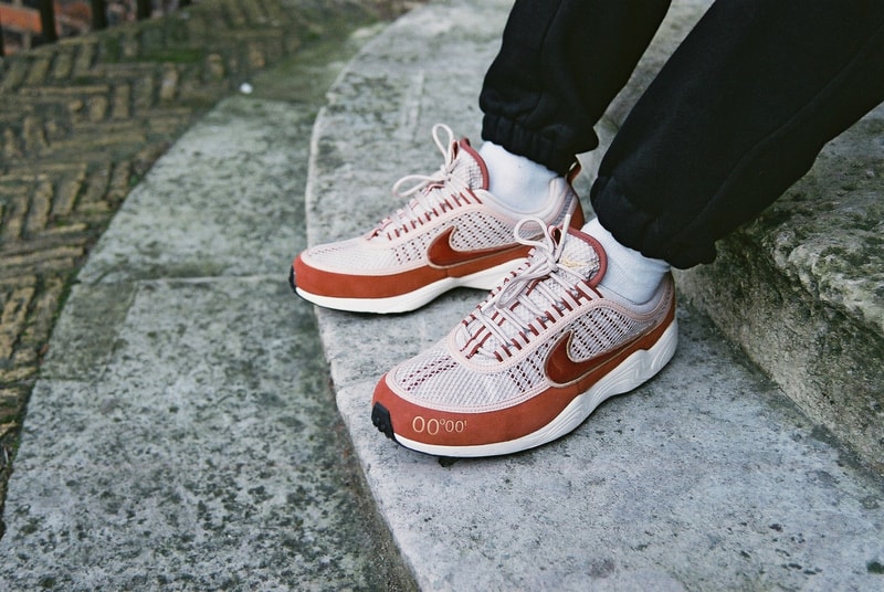 Nike GMT Pack UK Exclusive Air Max 98 Air Zoom Spiridon White/Gold Colorway White/Red Colorway