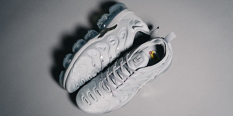 vapormax plus gray and white